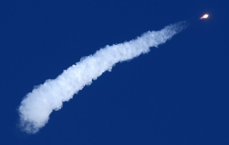 Tras el lanzamiento, la Soyuz tuvo que abortar la misión y descender en modo inusual. Foto AFP