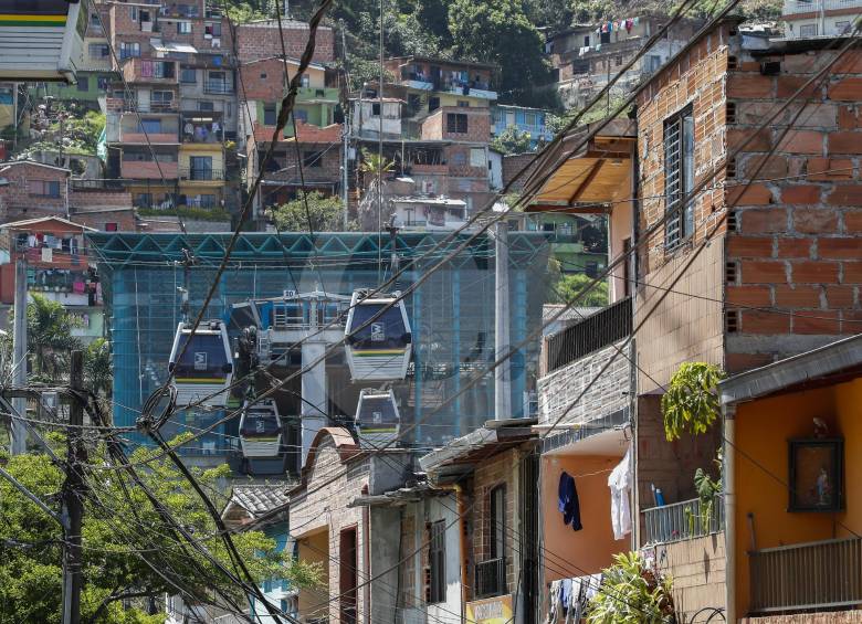 La línea K está conformada por tres estaciones y a su vez conecta con el Cable Arví. FOTO ROBINSÓN SÁENZ