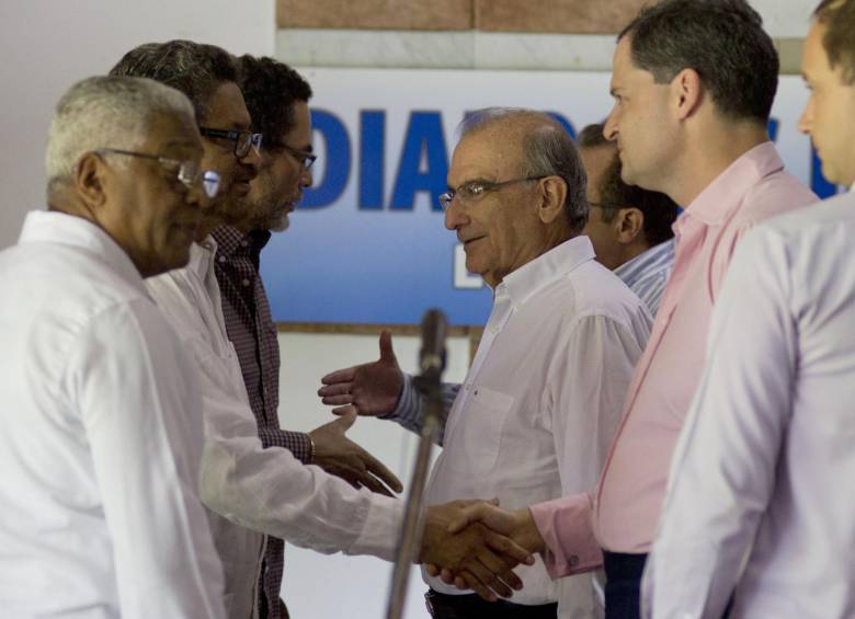 Según el Gobierno será el pueblo colombiano, a través de las urnas, el que dé la aprobación final a toda la negociación. FOTO AFP