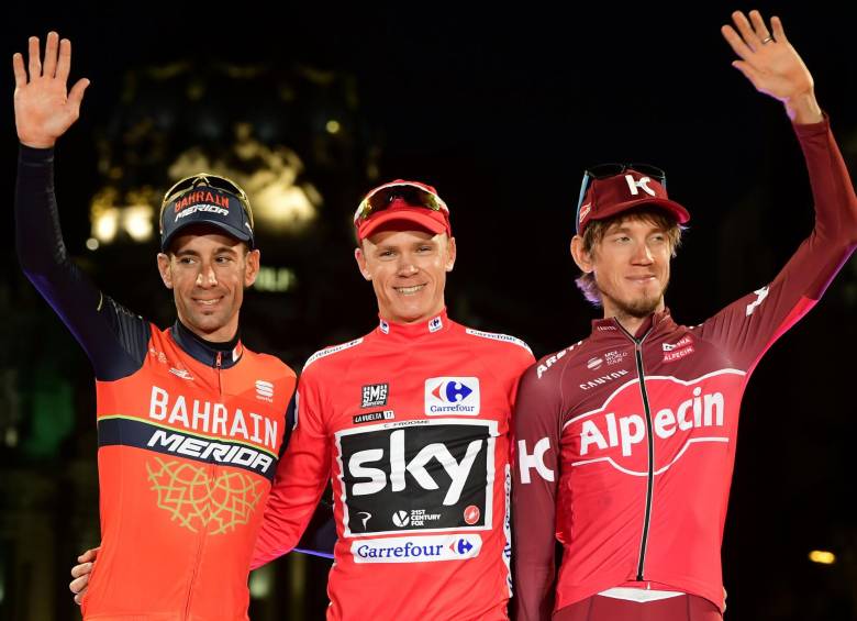Los tres ciclistas que se montaron al podio de la Vuelta a España. FOTO AFP