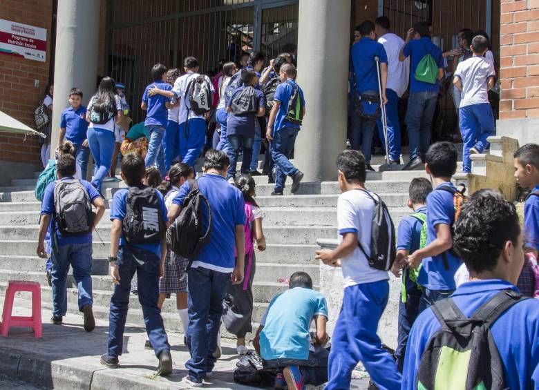 En el proceso de matrículas que se inicia mañana, se espera que en Medellín sean matriculados estudiantes de primaria y secundaria en 228 colegios oficiales. FOTO Róbinson Sáenz