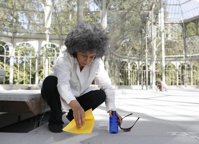 Las obras de Doris Salcedo gritan lo que ella calla