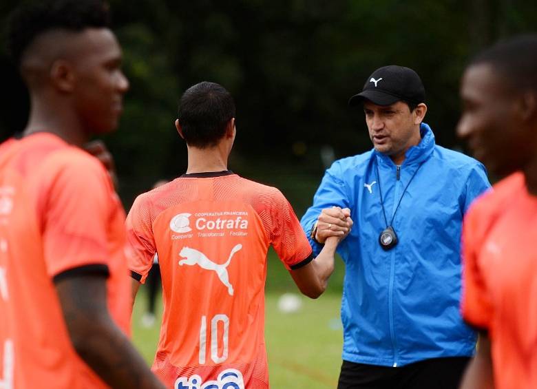 Tras la llegada del guaraní Aldo Bobadilla como técnico, los jugadores de Independiente Medellín se sienten confiados de llegar a la fase final de la Liga Águila-2. FOTO Cortesía DIM