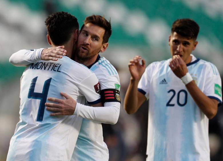 Argentina celebró en su visita a La Paz y asume parcialmente el liderato de la Eliminatoria con seis puntos. FOTO EFE