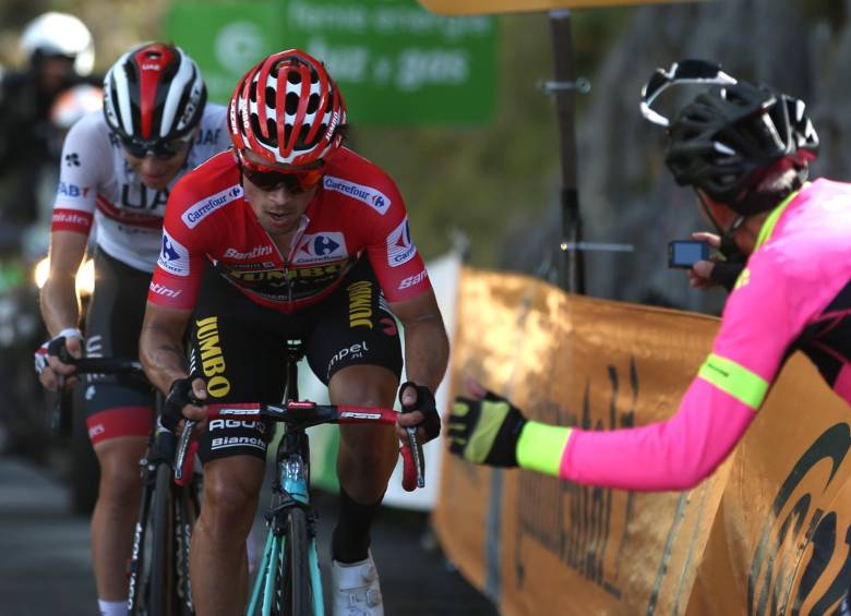Primoz Roglic suma cuatro días en el liderato. Ayer se consolidó en la clasificación general. FOTO EFE