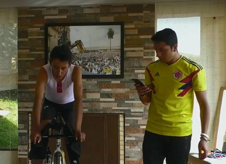 Egan transmitió en vivo su entrenamiento en las redes sociales de Mindeporte.
