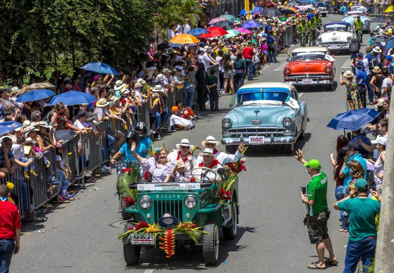 El Desfile de Autos Clásicos y Antiguos es uno de los eventos más tradicionales y concurridos de la Feria. FOTO ARCHIVO (JUAN ANTONIO SÁNCHEZ)