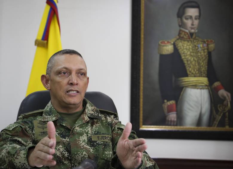 El general Jaime Lasprilla anunció una investigación por la filtración del documento al expresidente Uribe. FOTO colprensa