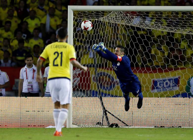 El arquero paraguayo Anthony Silva que ajusta su segunda Eliminatoria, fue un hombre clave para la victoria anoche. FOTO reuters