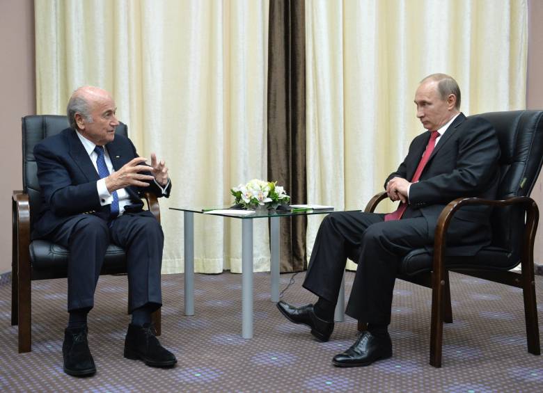 Blatter se reunió este lunes con el presidente ruso Vladimir Putin. FOTO AFP