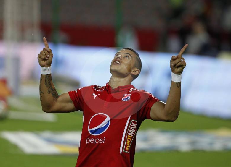 El delantero Leonardo Castro, llegó a siete goles en la Liga Águila con el Medellín. Los rojos ajustan 30 puntos. FOTO jaime pérez 