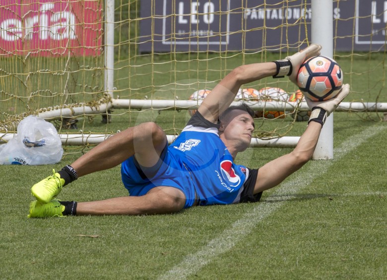 El portero David González anhela su cuarto título con el Medellín. Ya fue campeón del Finalización (2002), Apertura (2014) y el año pasado de la Liga Águila-1. FOTO juan antonio sánchez