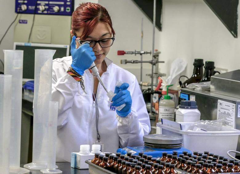 El desarrollo de la ciencia sigue siendo una tarea pendiente para el país. Invertir en la formación de más doctores es uno de los planes de acción. FOTO archivo Juan Antonio Sánchez