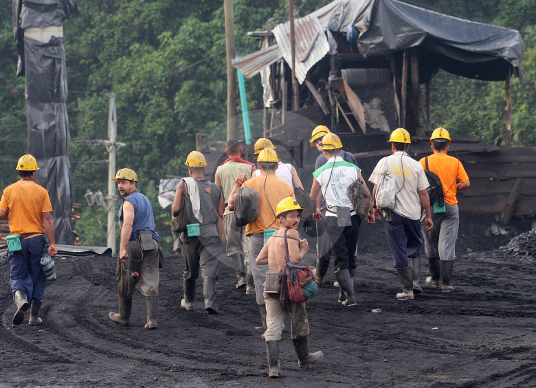 Trabajos de rescate de cuerpos en la mina San Fernando de Amagá, durante la explosión de 2010. Foto: Róbinson Sáenz