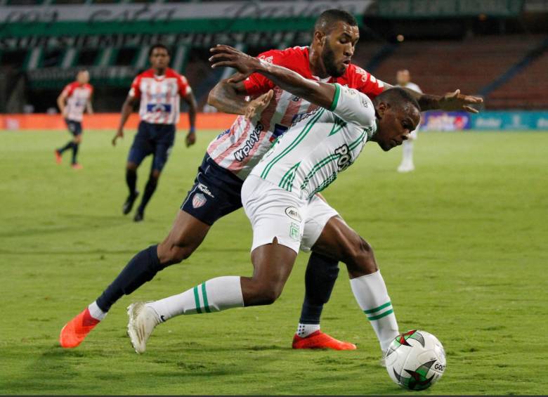 Un juego bastante aguerrido disputaron Nacional y Junior. El cuadro verde tuvo mayor posesión con un 57%. FOTO: CORTESÍA DIMAYOR