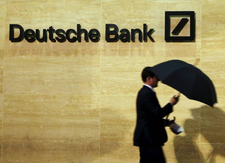 Las pérdidas del Deutsche Bank en 2015 fueron de 6.800 millones de euros y sus acciones encuentra en mínimos de 1984. FOTO Reuters