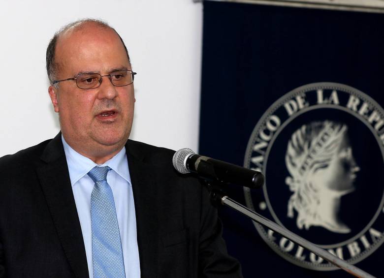 El gerente del Banco de la República hizo este anuncio en el lanzamiento de la segunda Sala de Educación Interactiva en el país está ubicada en las instalaciones del Banco de la República. FOTO JULIO CÉSAR HERRERA