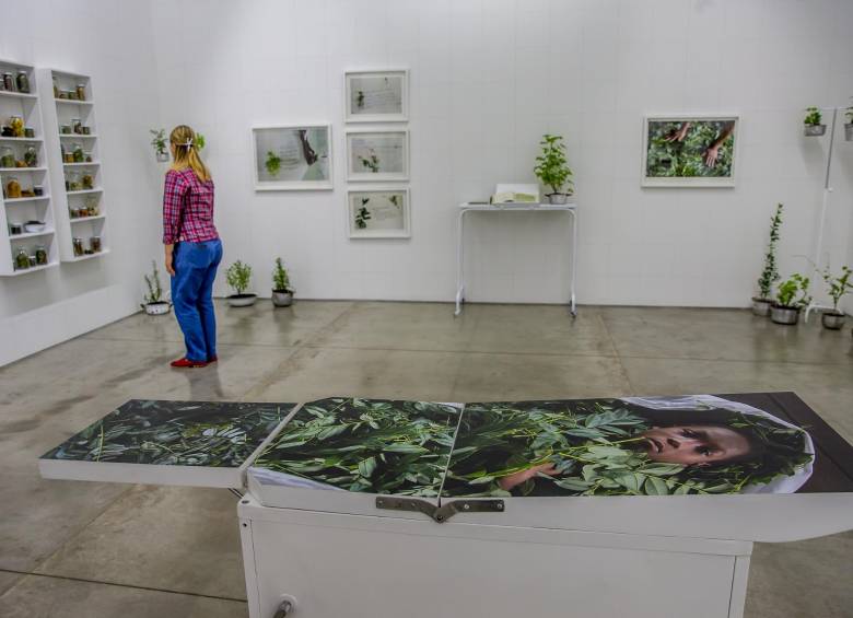 Al interior de la exposición Definición del Horizonte de Libia Posada en el Museo de Arte Moderno de Medellín.Foto: Juan Antonio Sánchez Ocampo