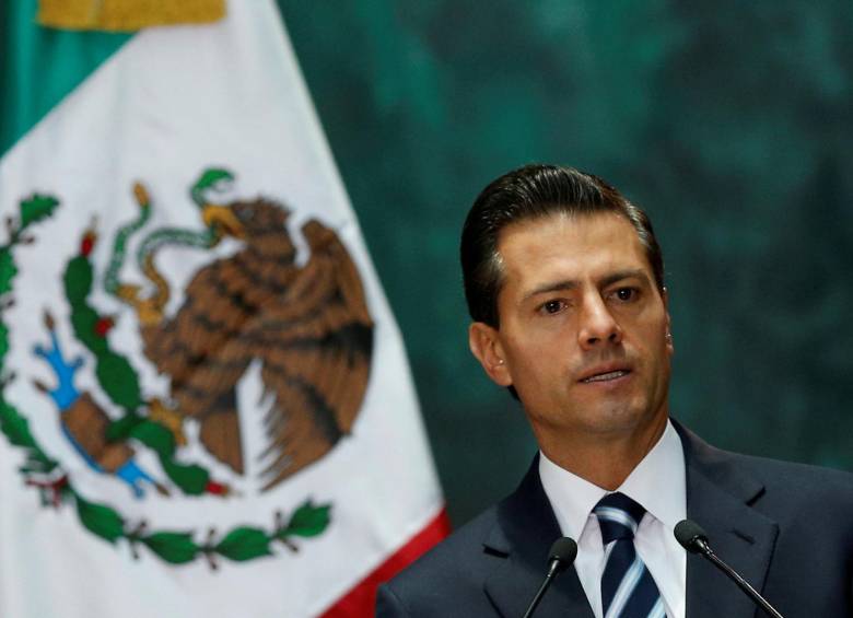 La revelación es de Carmen Aristegui, la misma periodista que denunció el caso de la “Casa Blanca”, que compromete en presuntos negocios ilícitos a la esposa de Enrique Peña Nieto. Fueron errores de estilo, dijo un vocero presidencial. FOTO REUTERS