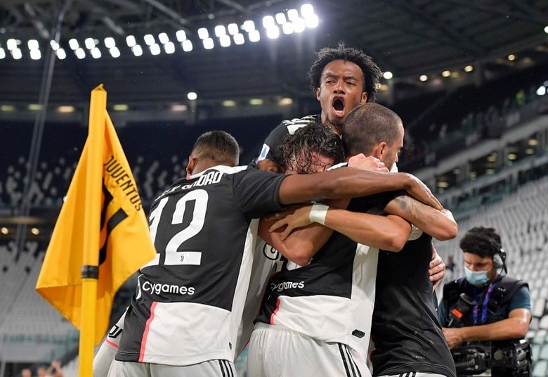 Juventus aseguró su Scudetto número 36 a falta de dos fechas para que termine la temporada 2019-2020 de la Liga de Italia. Sus últimos rivales son Cagliari y Roma. FOTO instagram @cuadrado