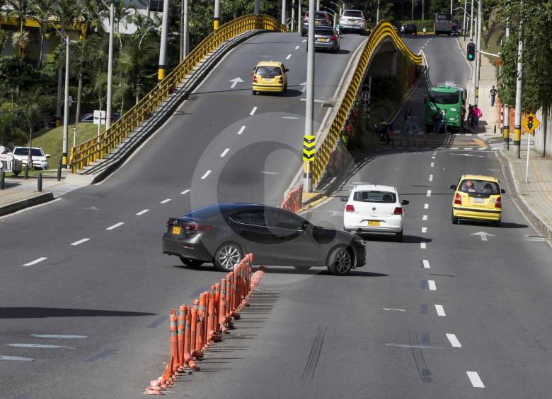 Separadores del puente de El Tesoro. FOTO JAIME PÉREZ MUNÉVAR