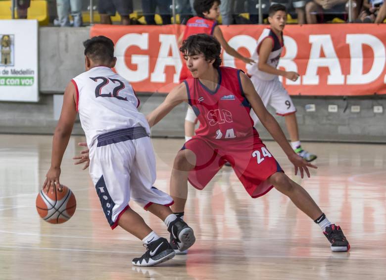 Seis partidos se disputan diariamente en el coliseo Iván de Bedout. La jornada inicia a las 8:00 a.m. y se extiende hasta las 6:00 p.m. FOTO Archivo JUAN ANTONIO SÁNCHEZ