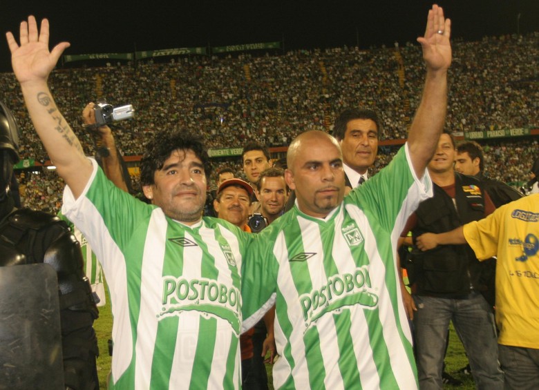 Ese día, Diego se puso la camiseta de Atlético Nacional y contribuyó con la obra benéfica del Día del Fútbol Antioqueño. Foto: Archivo Hernán Vanegas.