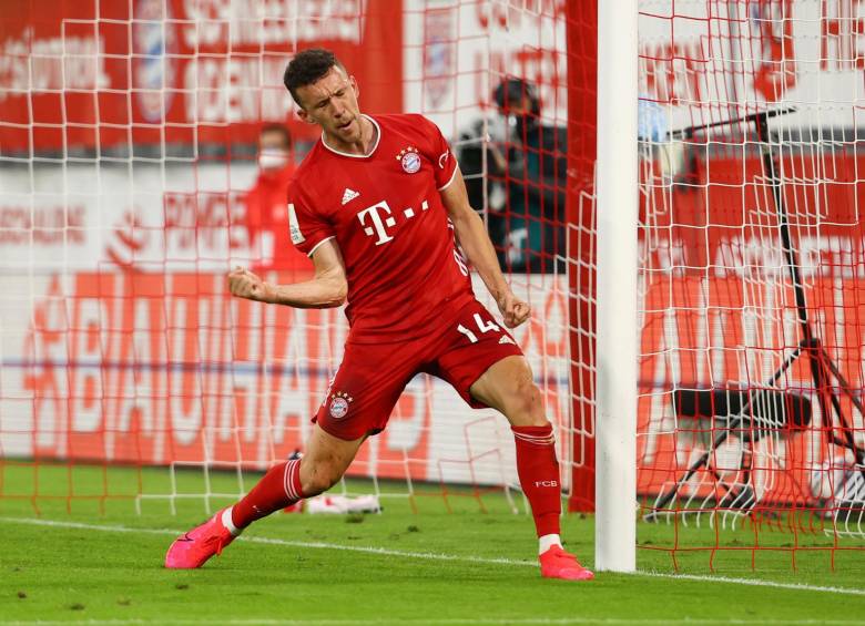 Ivan Perisic celebra el primer gol de la victoria del Bayern de Múnich sobre el Eintracht de Fráncfort. FOTO AFP