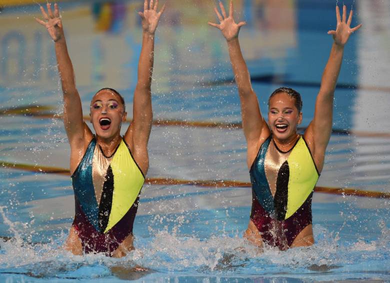 El arte en el agua de Estefanía Álvarez y Mónica Sarai Arango no se podrá ver en Juegos tras la cancelación del nado sincronizado. FOTO AFP