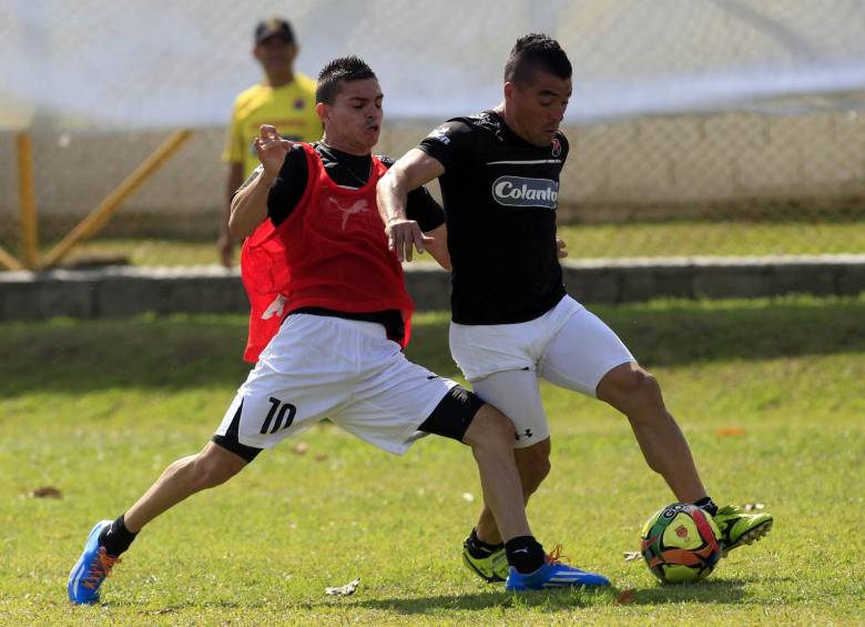 En acción Daniel Hernández y Vladimir Marín. FOTO m. saldarriaga
