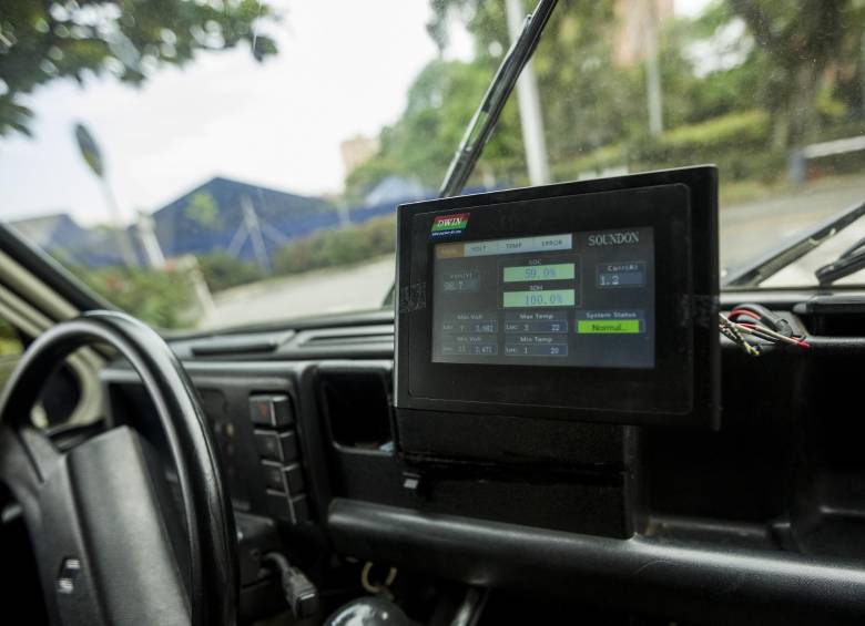 El enfoque de Evectorial, por ahora, es darles una segunda vida a los carros antiguos. De hecho, ya hay otros dos escarabajos en lista para ser convertidos. Foto: Andrés Camilo Suárez Echeverry