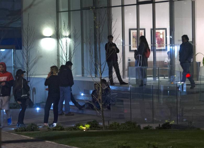 Al menos unas diez réplicas, algunas de ellas de magnitud 6 se han sentido tras el fuerte terremoto. FOTO AFP