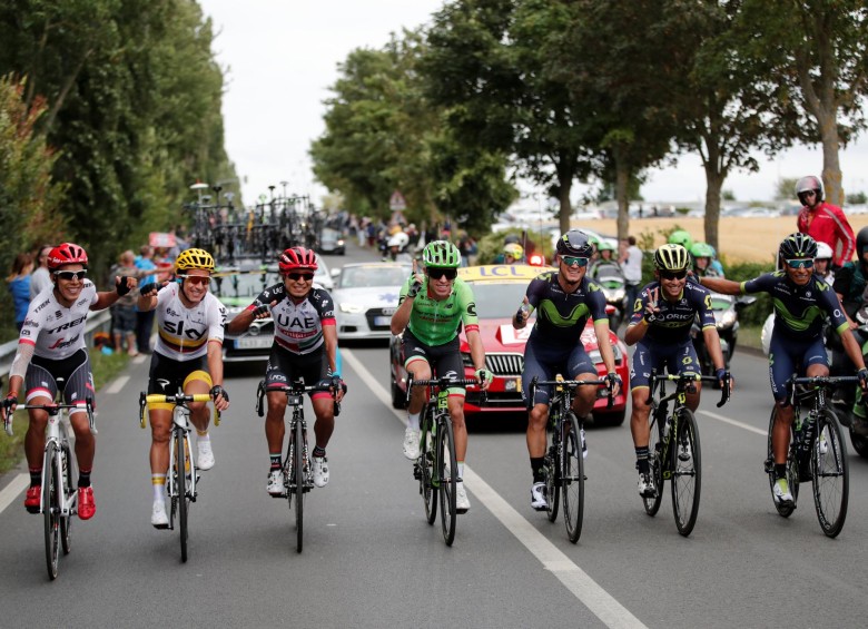 De izquierda a derecha: Pantano, Henao, Atapuma, Urán, Betancur, Chaves y Quintana. Foto AFP