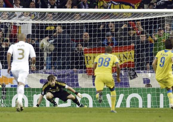 Reuters - El argentino Esteban Solari descont&#243; al final con un penal por el club chipriota.