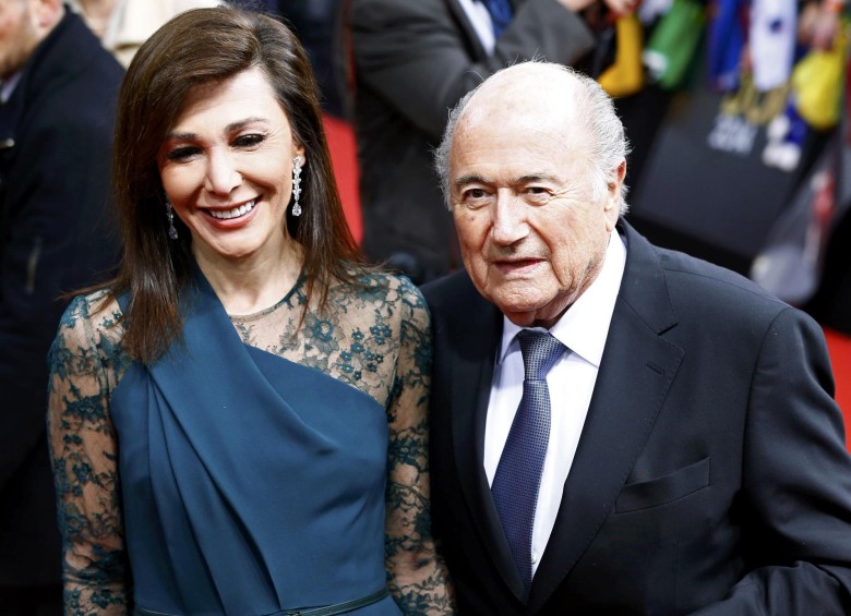 El presidente de la Fifa, Joseph Blatter y su esposa Linda Barras. FOTO REUTERS