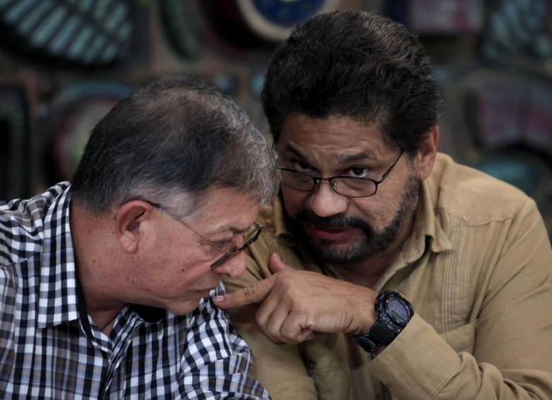 El Bloque “Jorge Briceño” de las Farc anunció que suspende el estudio de los acuerdos de paz alcanzados hasta ahora en la mesa de negociaciones con el Gobierno en Cuba. FOTO AP 