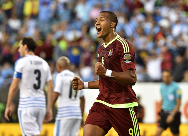 Salomón Rondón marcó el gol de la vinotinto. FOTO AFP