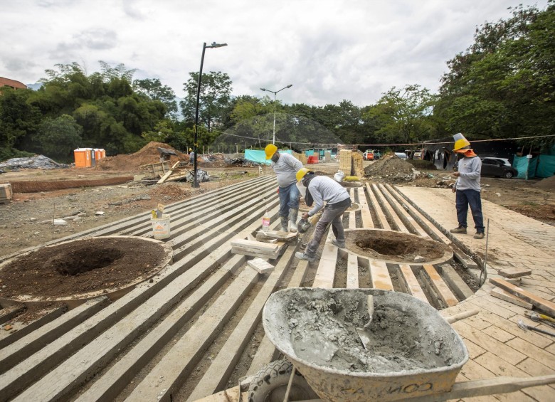 En Envigado, una de las obras que retomó impulso fue el Parque Urbano El Dorado, con una inversión de $3.229 millones que aporta 85 empleos para un valle en dificultades. FOTO camilo suárez