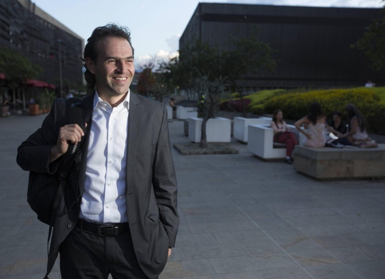 Federico Gutiérrez, alcalde electo de Medellín, seguirá caminando la calle. Dice que la relación con el Concejo será de respeto e independencia. FOTO edwin bustamante