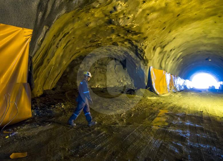 Según el FMI, la inversión en infraestructura vial impulsaría el crecimiento económico colombiano. FOTO JUAN ANTONIO SÁNCHEZ
