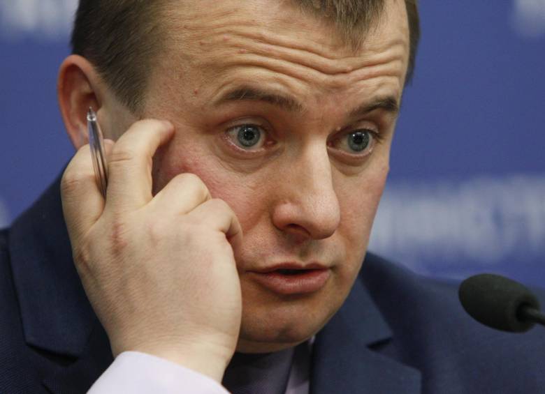 El ministro de Energía, Volodymyr Demchyshyn, dijo que el accidente, que se produjo en uno de los seis bloques de Zaporizhye, la central nuclear más grande de Europa, fue causado por un cortocircuito en el sistema de energía. FOTO REUTERS