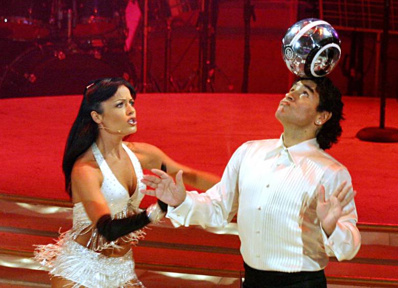 Imagen de Maradona en el concurso de TV “Ballando con le stelle” en Roma. FOTO AFP