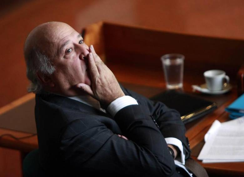 Al igual que a Diego Palacio, condenado en el mismo proceso y quien también se entregó a la Fiscalía, pero en Bogotá, el Inpec debe decidir el sitio donde Sabas Pretelt deberá permanecer el tiempo que dura la condena. FOTO ARCHIVO COLPRENSA
