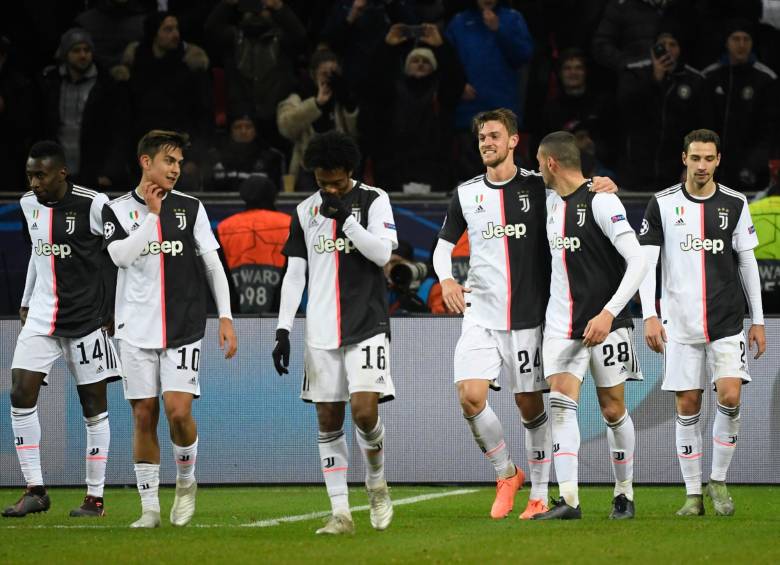 Juan Guillermo Cuadrado jugó con Juventus en la victoria 0-2 como visitante ante Bayer Leverkusen. FOTO afp 