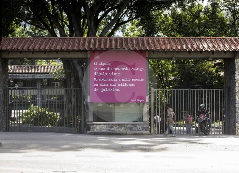 La universidad informó que retomará actividades cuando “el departamento de seguridad verifique las condiciones”. FOTO ARCHIVO