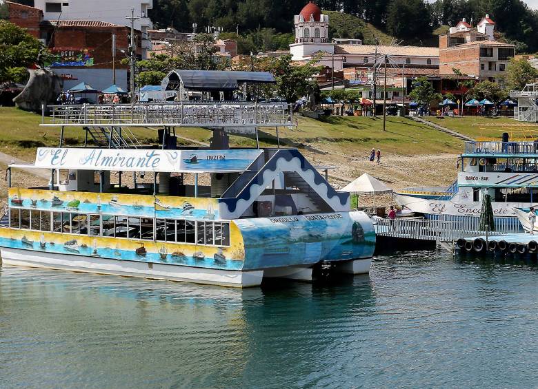 A 2 baja la cifra de desaparecidos del naufragio en Guatapé