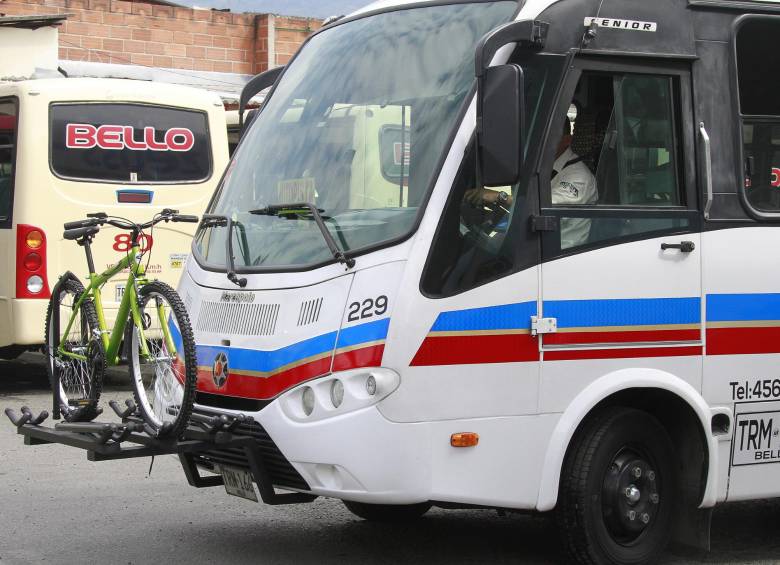 Los nuevos buses de Bellanita con posibilidad de transportar bicicletas hacen parte de las mejoras. FOTO róbinson sáenz