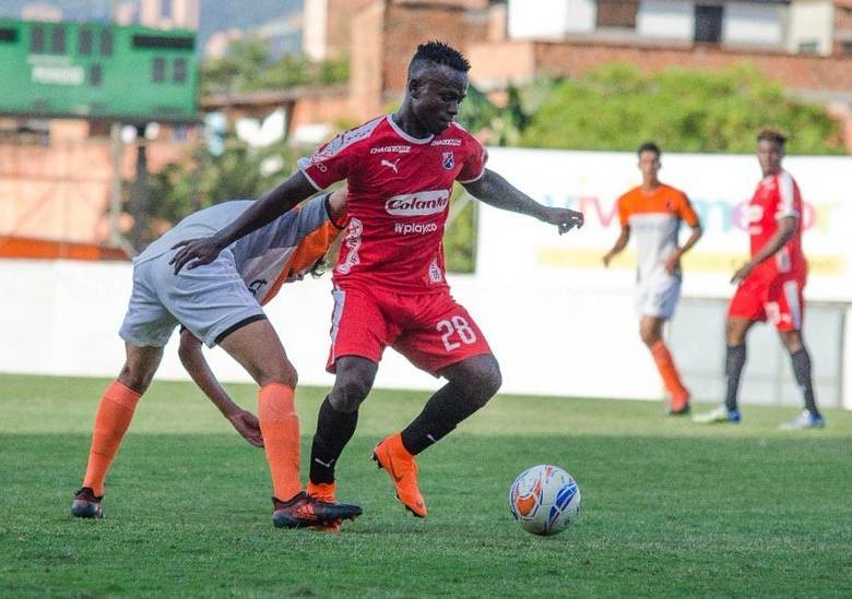 Déinner Quiñones alcanzó a tener un paso fugaz por el DIM. FOTO CORTESÍA @DIM_Oficial