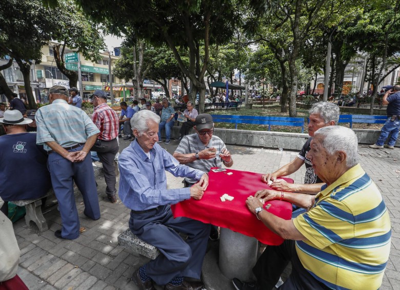 La comuna con más adultos mayores es Belén (comuna 16), con 76.086 personas mayores. FOTO JAIME PÉREZ MUNÉVAR