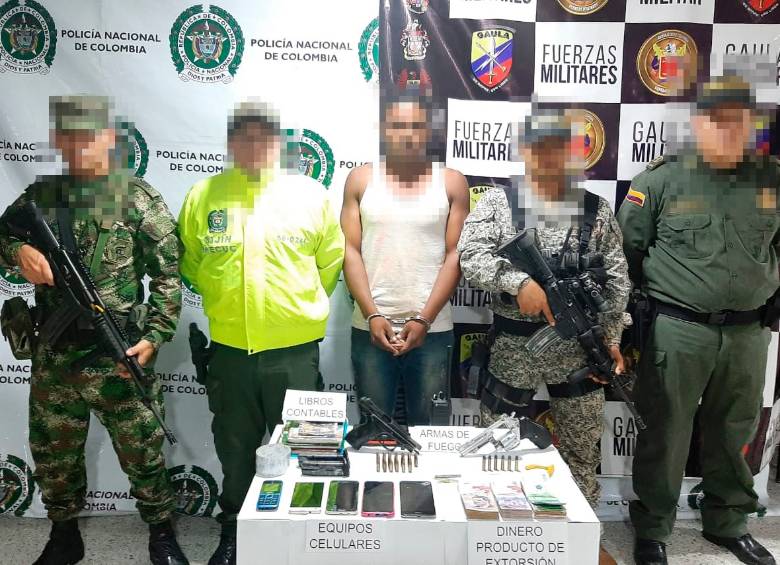 El hombre es señalado de cobrar extorsiones para el frente Édgar Amilkar Grimaldo Barón, del grupo guerrillero Eln. FOTO CORTESÍA EJÉRCITO